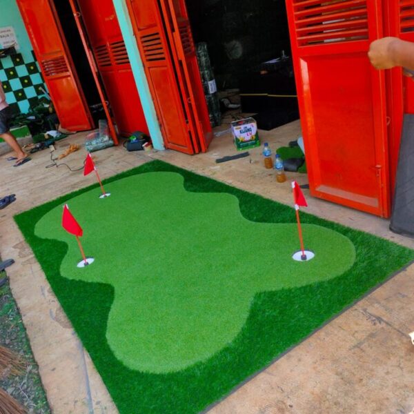 Lapangan Mini Golf Sintetis Portable (3) Lapangan Mini Golf Sintetis Portable (3)